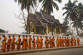 day 8 alms procession luang pranang