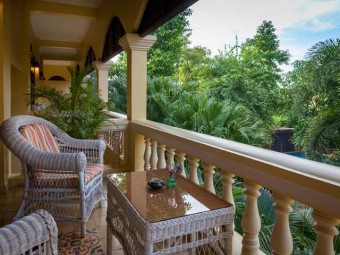 pavillon_-_balcony.jpg